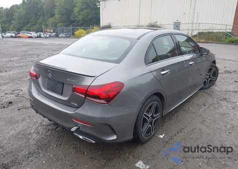 2019 Mercedes-Benz A 220 4Matic z USA, uszkodzony, nr VIN WDD3G4FB7KW002276